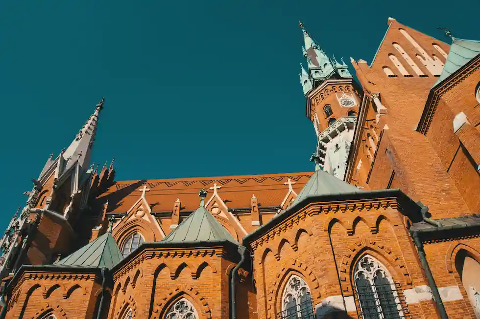 asturias cracovia vuelos