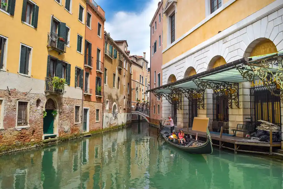 venecia asturias vuelos
